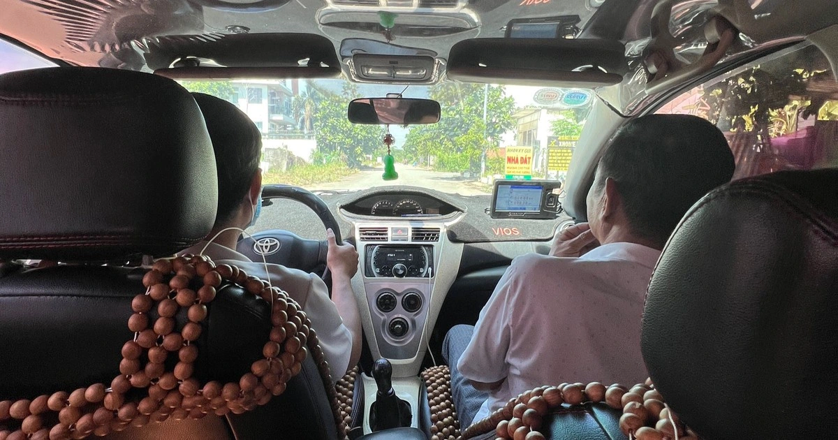 Học viên thực hành học lái xe hạng C1 tại TP.HCM